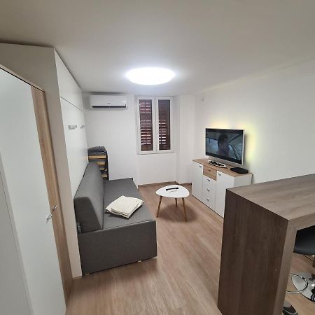 Apartma Sasko Apartment Изола Екстериор снимка