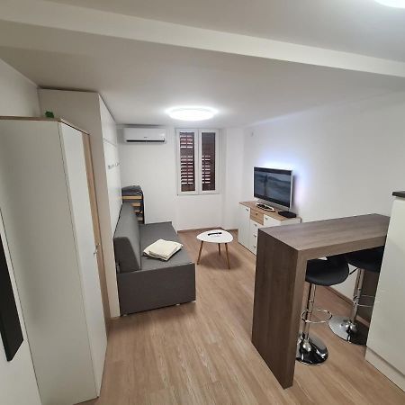 Apartma Sasko Apartment Изола Екстериор снимка