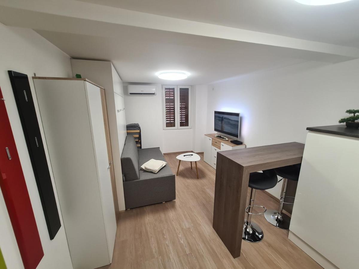 Apartma Sasko Apartment Изола Екстериор снимка